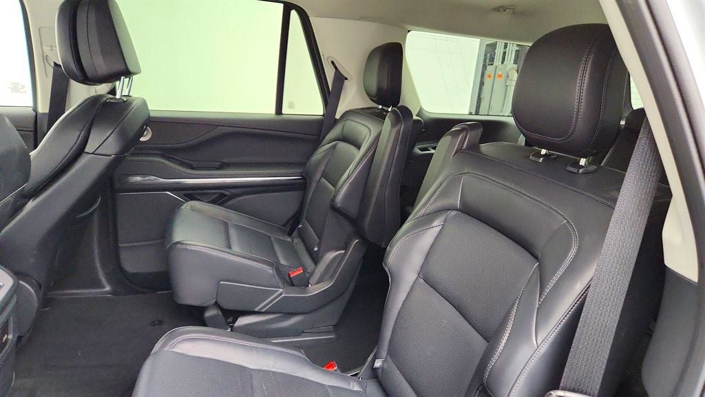 Used 2025 Lincoln Navigator Reserve AWD/4WD image 24