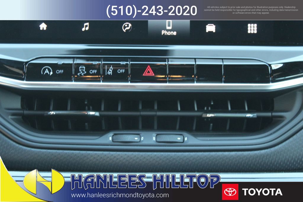 Used 2026 Jeep Compass Latitude image 24