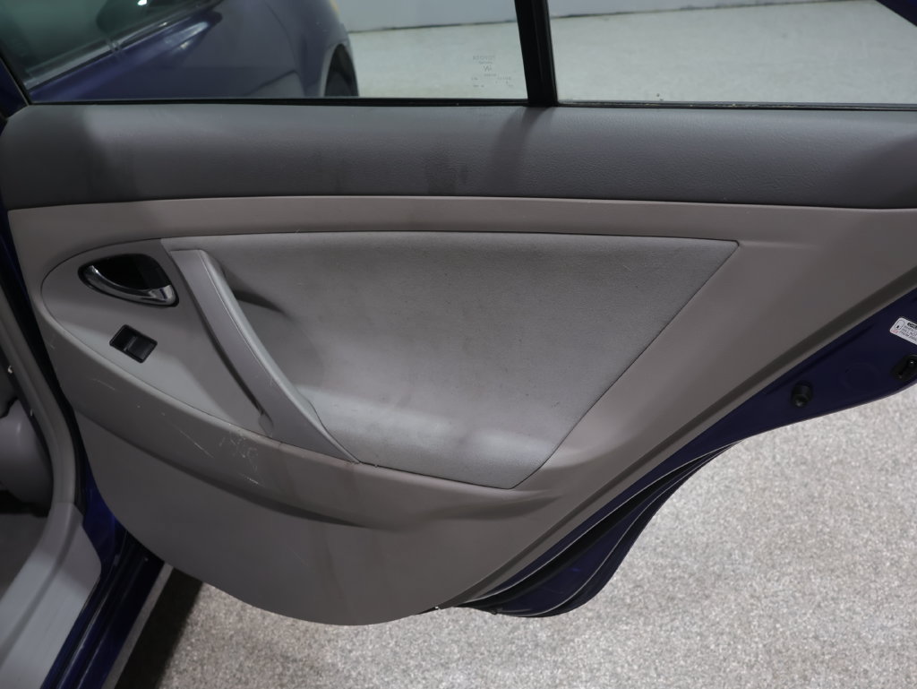 Used 2009 Toyota Camry FWD image 18