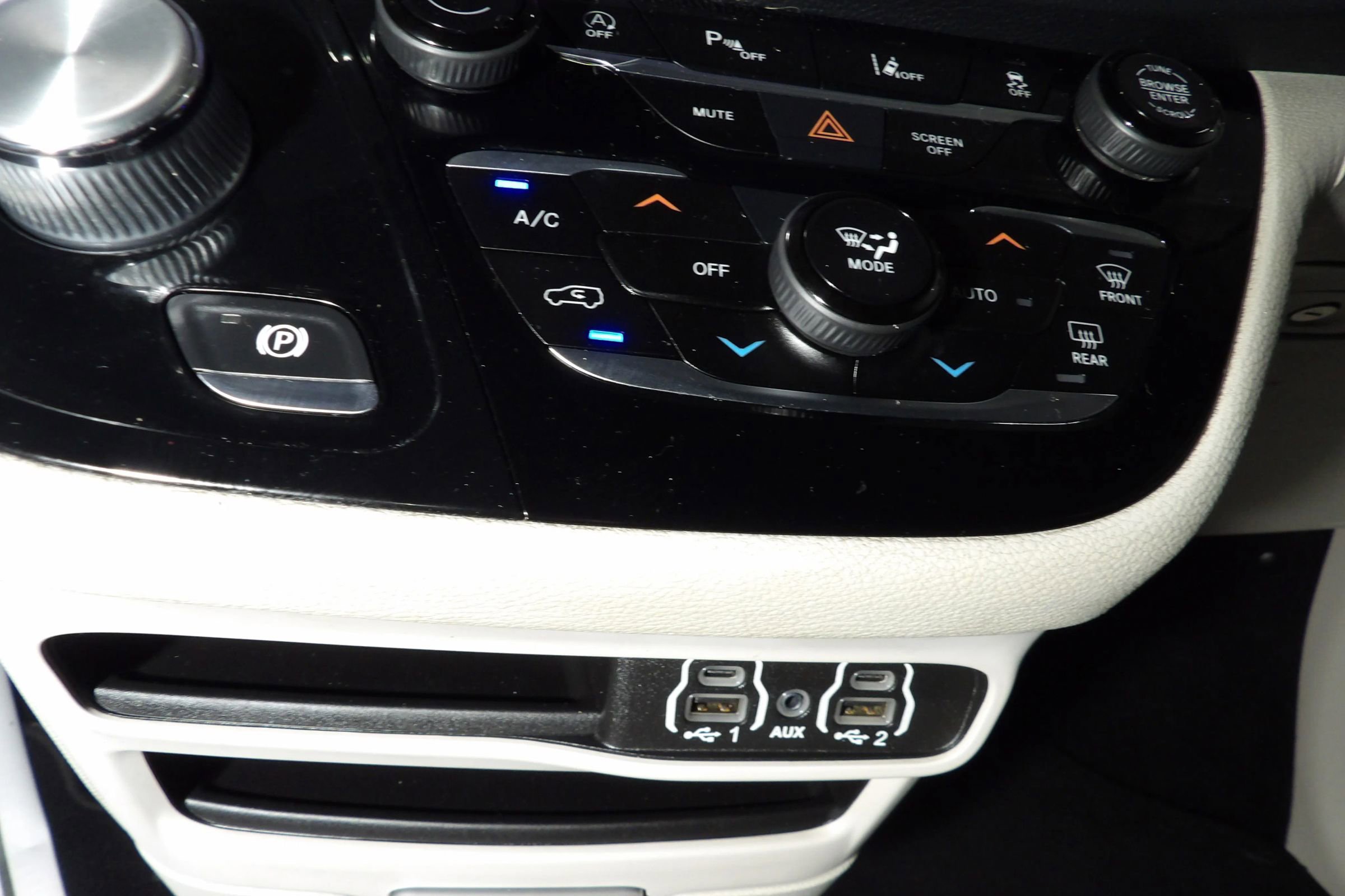 Used 2021 Chrysler Pacifica Touring-L image 22