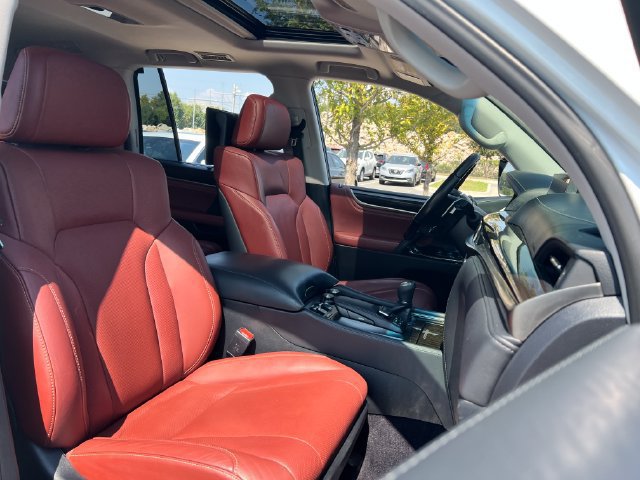 Used 2017 Lexus LX 570 4WD image 31