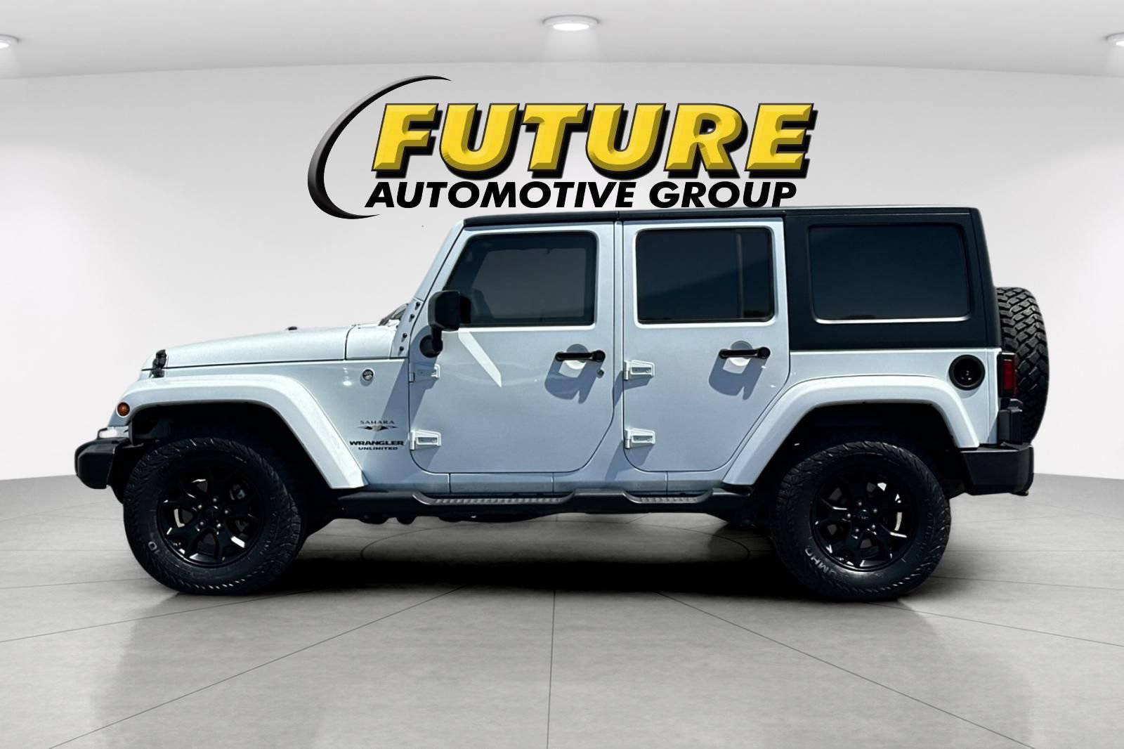 Used 2017 Jeep Wrangler Unlimited Sahara w/ Connectivity Group AWD/4WD image 7