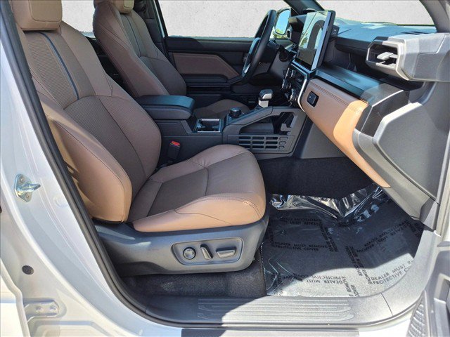 Used 2025 Toyota 4Runner Limited w/ Tow Technology Package AWD/4WD image 22