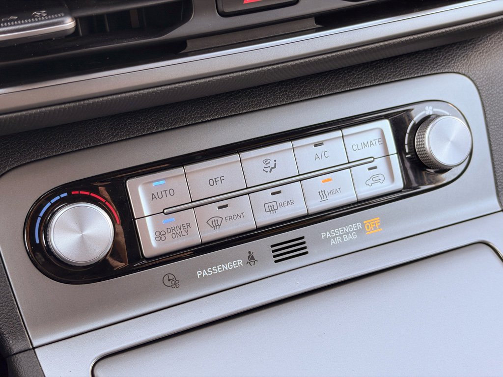 Used 2023 Hyundai Kona SE w/ Cargo Package image 16