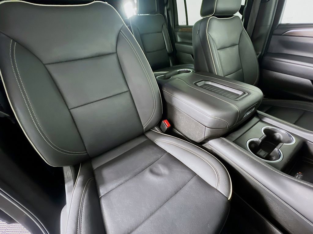 Used 2023 Chevrolet Suburban Premier image 30