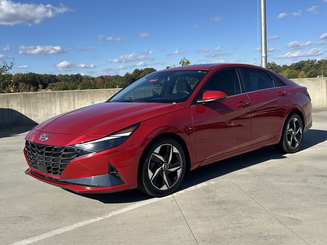 Used 2021 Hyundai Elantra Limited image 2