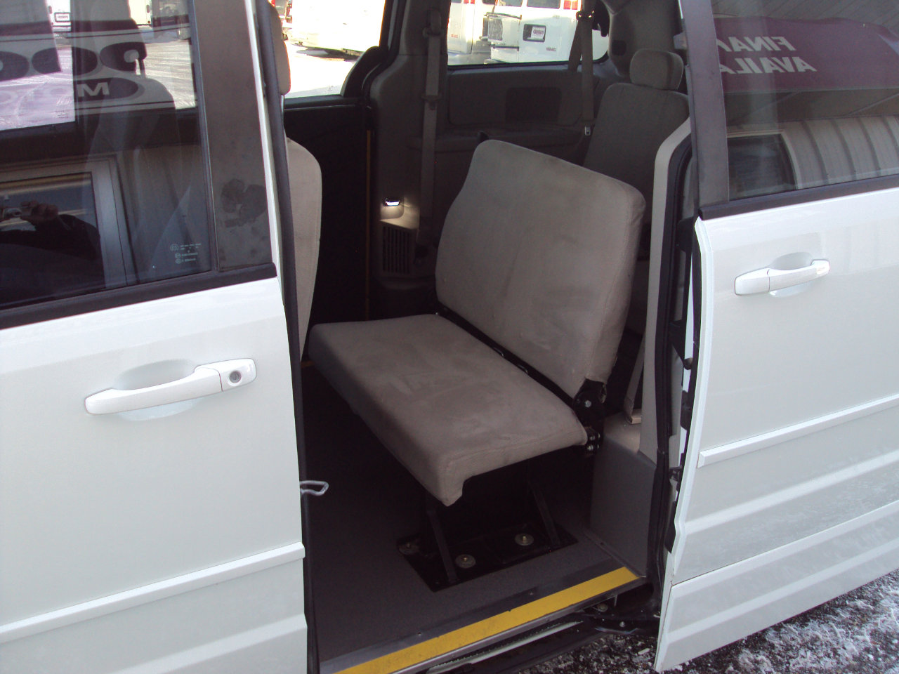 Used 2015 Dodge Grand Caravan SE w/ Quick Order Package 29E SE FWD image 14