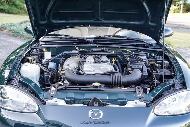 Used 2001 MAZDA MX-5 Miata RWD image 23