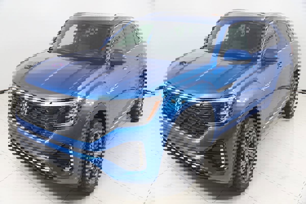 Used 2024 Volkswagen Atlas Cross Sport SEL R-Line image 22