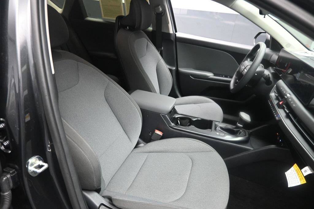 Used 2025 Kia K4 FWD image 26