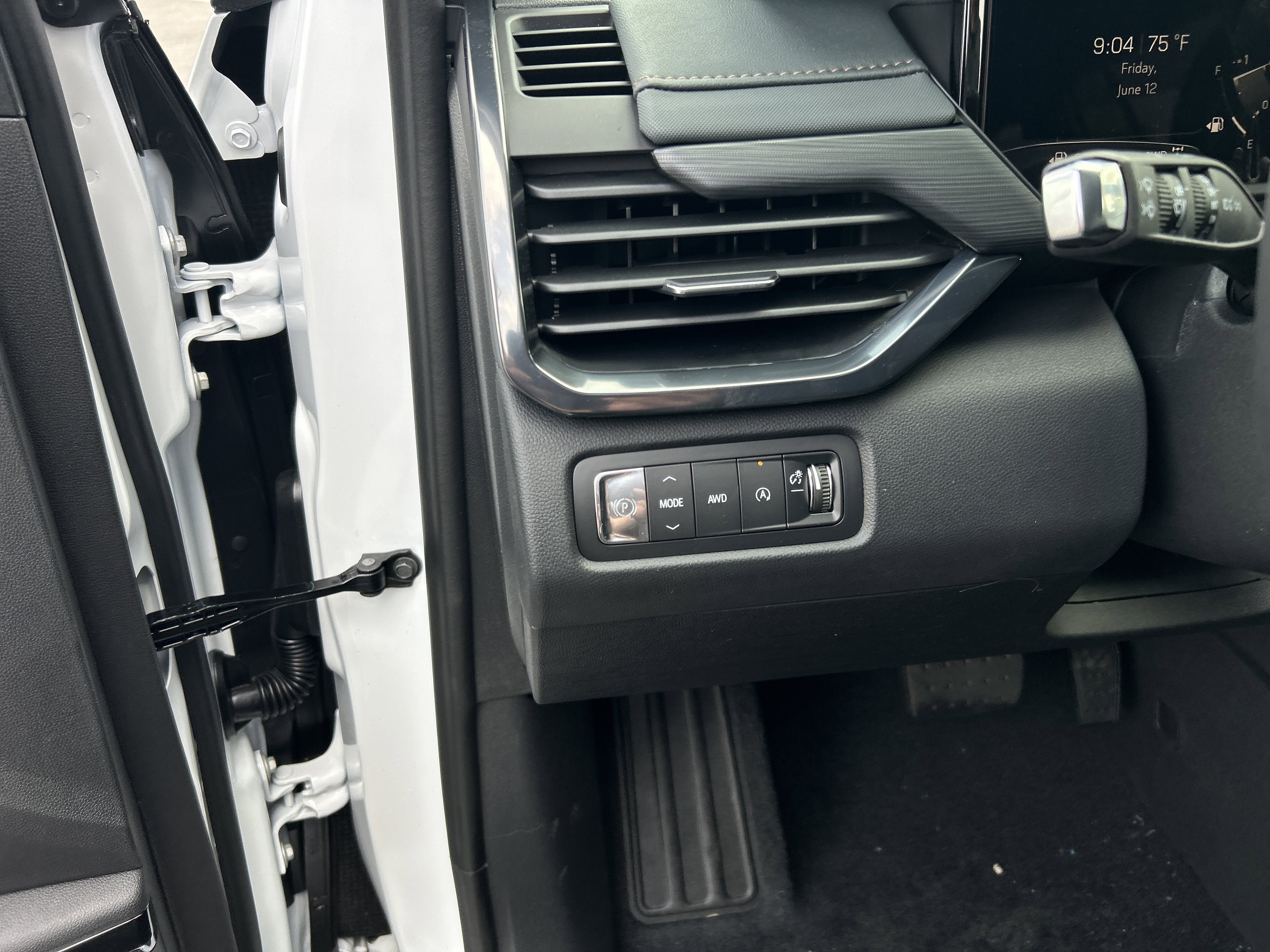 New 2026 GMC Acadia AT4 w/ Luxury Package AWD/4WD image 22