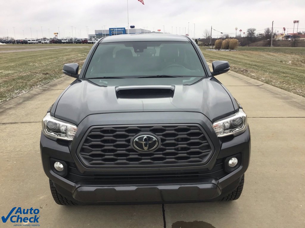 Used 2021 Toyota Tacoma TRD Sport w/ Technology Package image 12