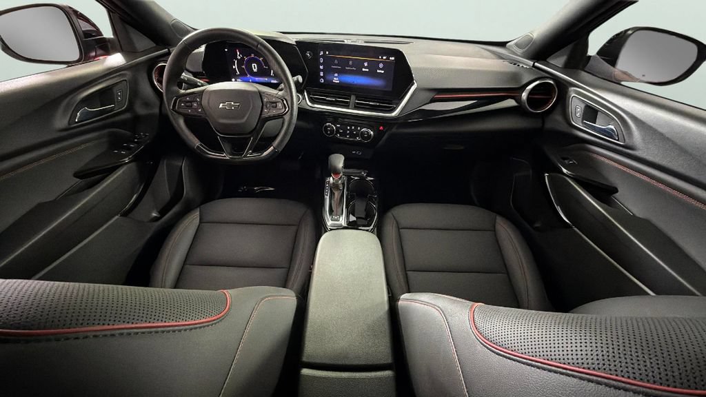 Certified 2024 Chevrolet Trax RS w/ Sunroof Package FWD image 32