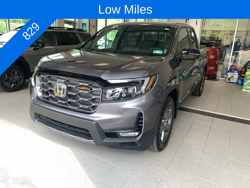 Used 2025 Honda Ridgeline TrailSport image 2