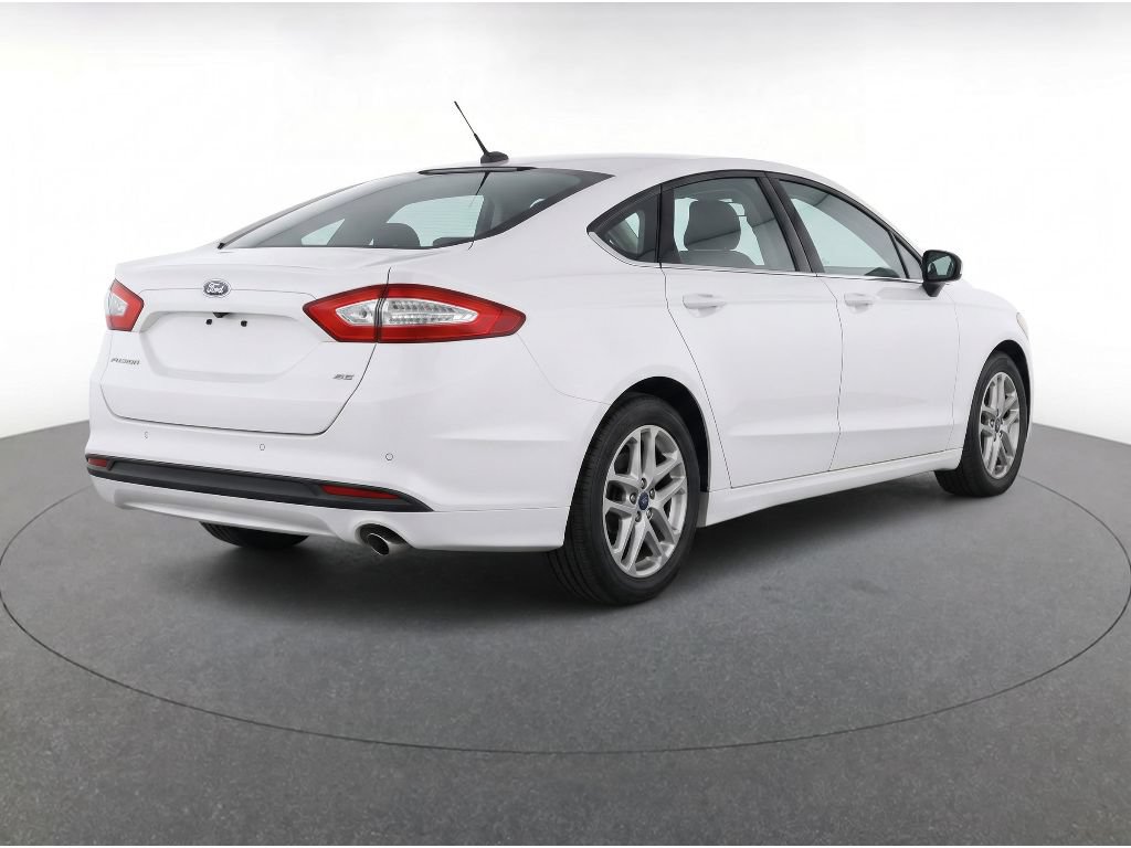 Used 2015 Ford Fusion SE FWD image 5