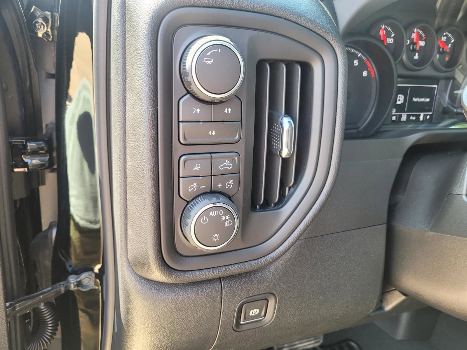 New 2026 Chevrolet Silverado 2500 Custom w/ Custom Value Package AWD/4WD image 16