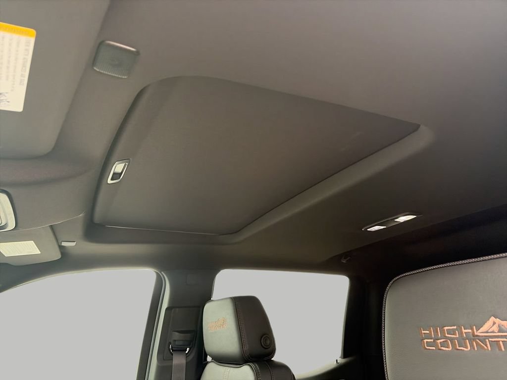 New 2026 Chevrolet Silverado 1500 High Country AWD/4WD image 18