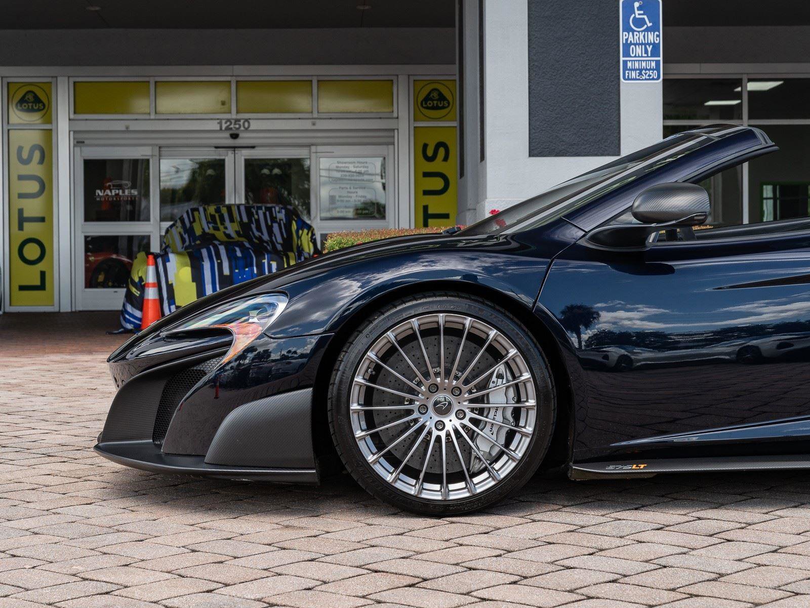 Used 2016 McLaren 675LT Spider image 9