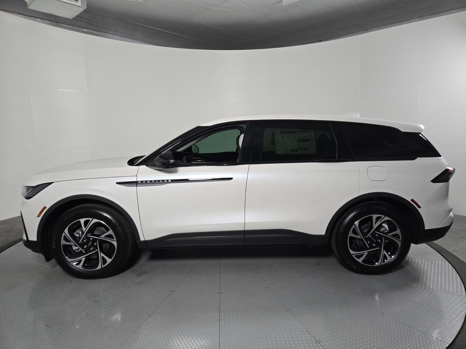 New 2026 Lincoln Nautilus Premier w/ Jet Appearance Package image 8