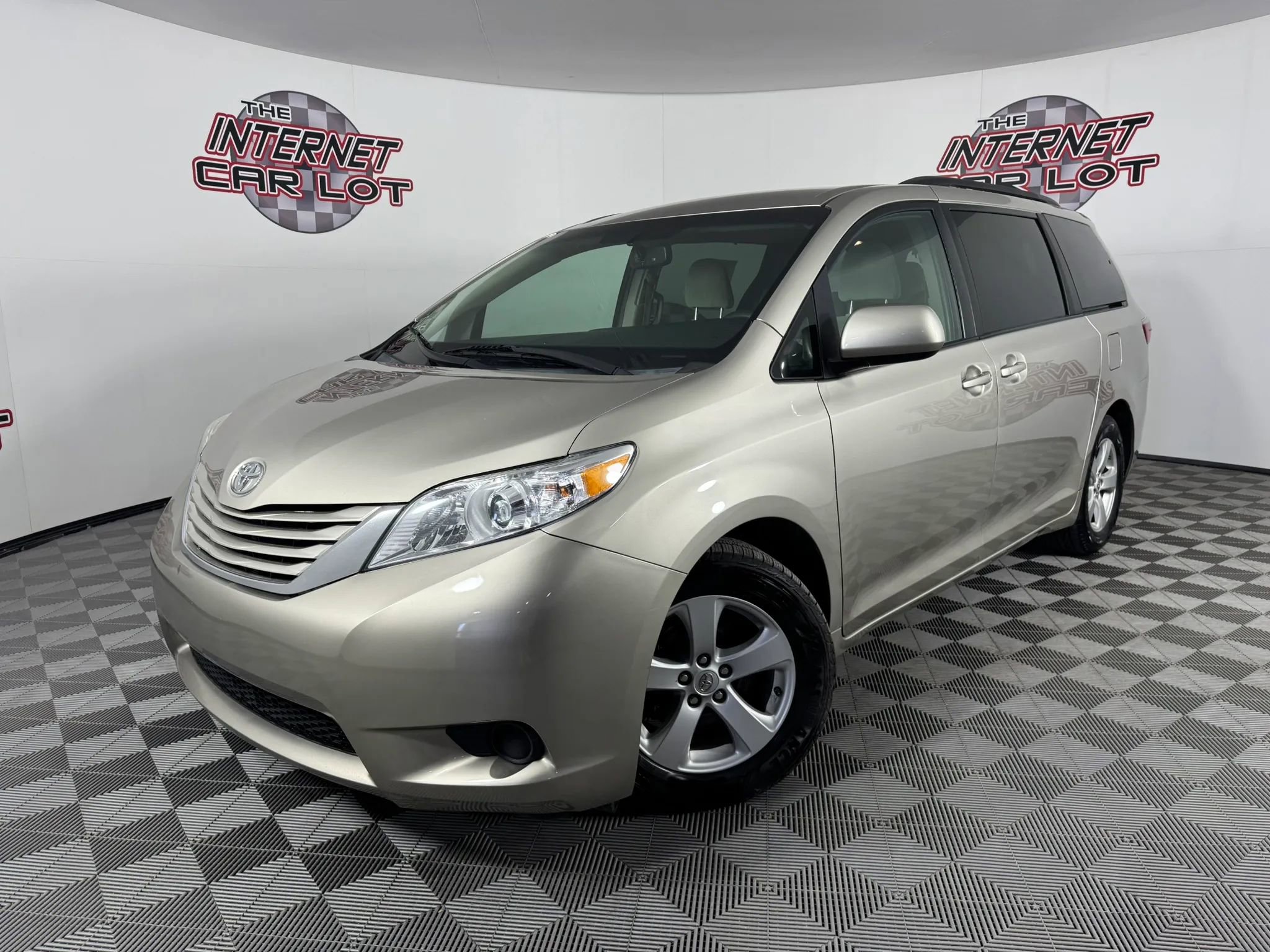 Used 2015 Toyota Sienna LE