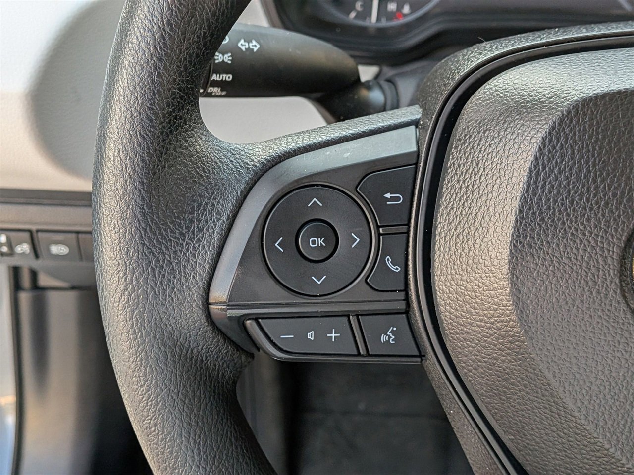 Used 2025 Toyota Corolla LE image 11