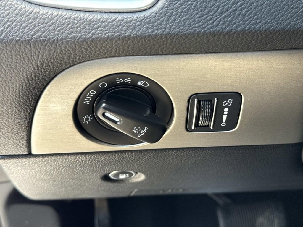 Used 2020 Dodge Durango SXT RWD image 43