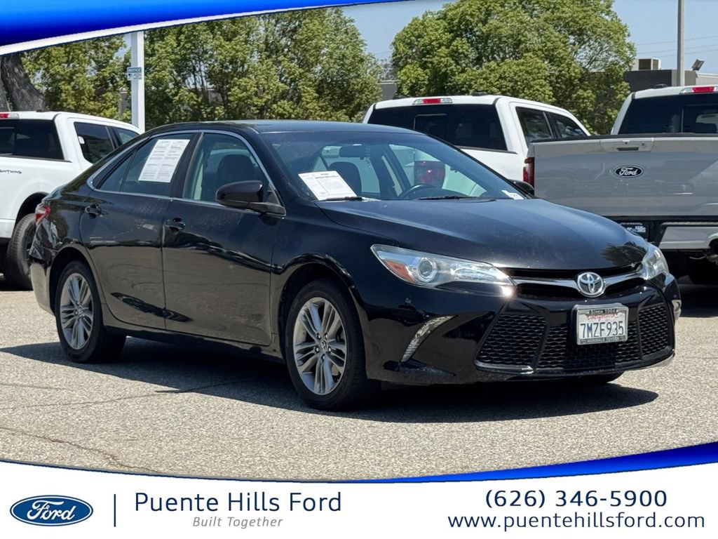 Used 2015 Toyota Camry SE FWD image 1