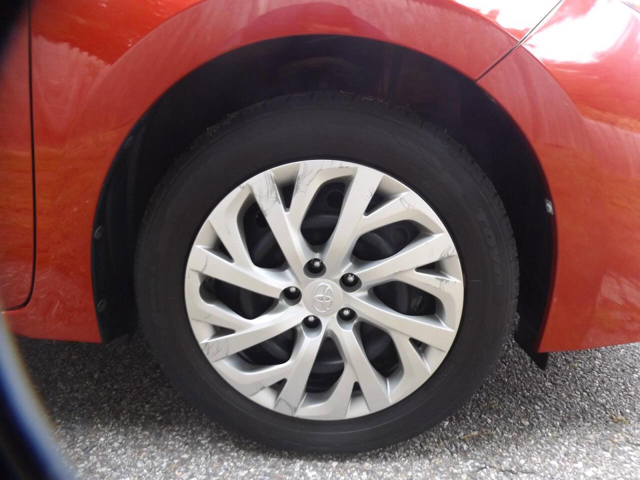 Used 2017 Toyota Corolla LE image 23