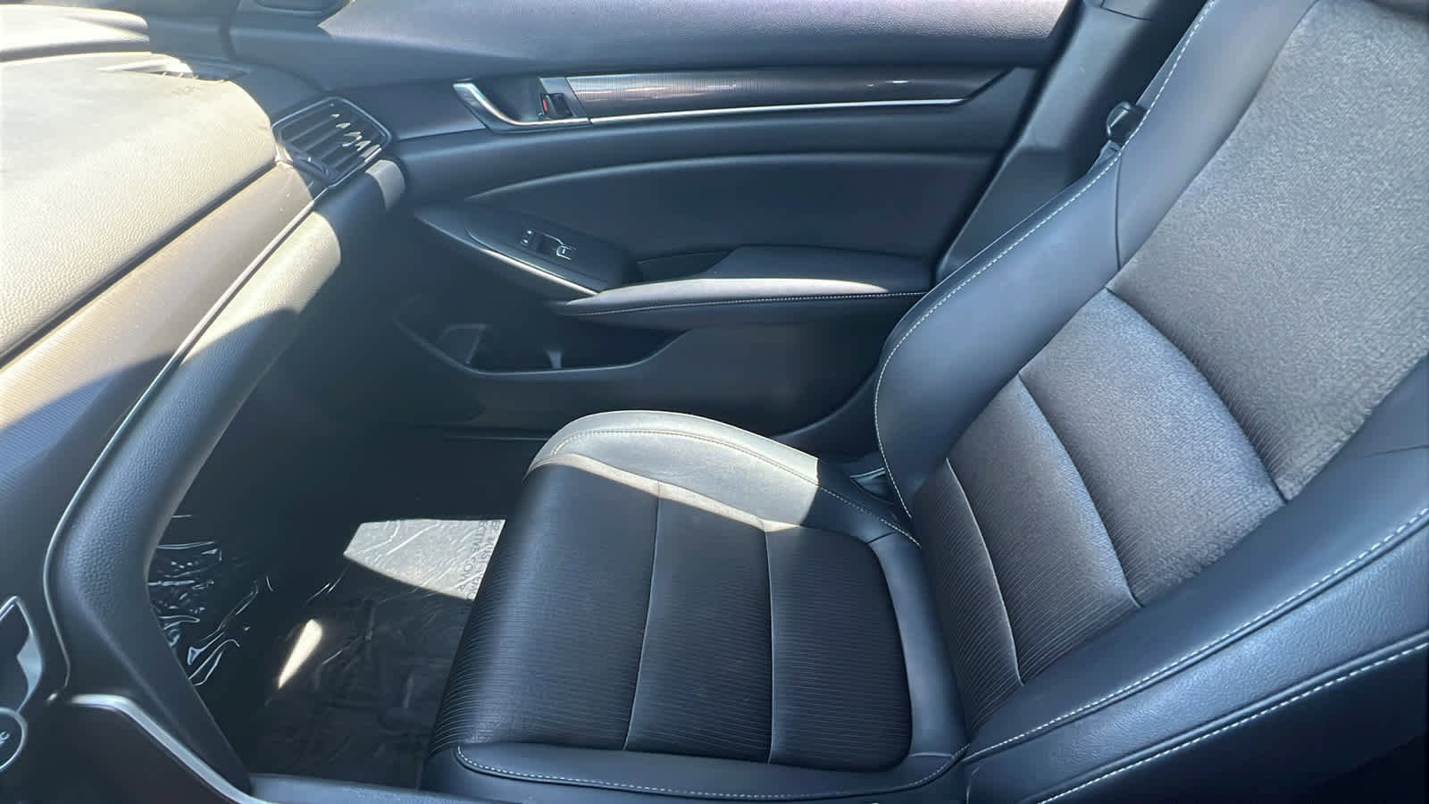 Used 2020 Honda Accord Sport image 12