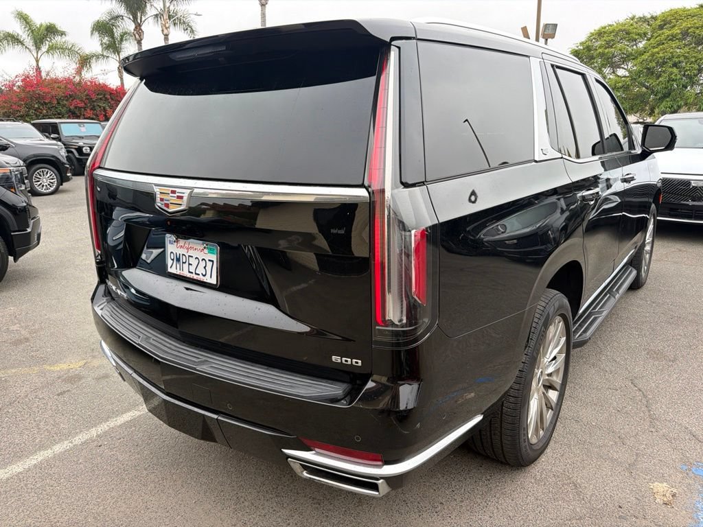Used 2021 Cadillac Escalade Premium Luxury AWD/4WD image 4