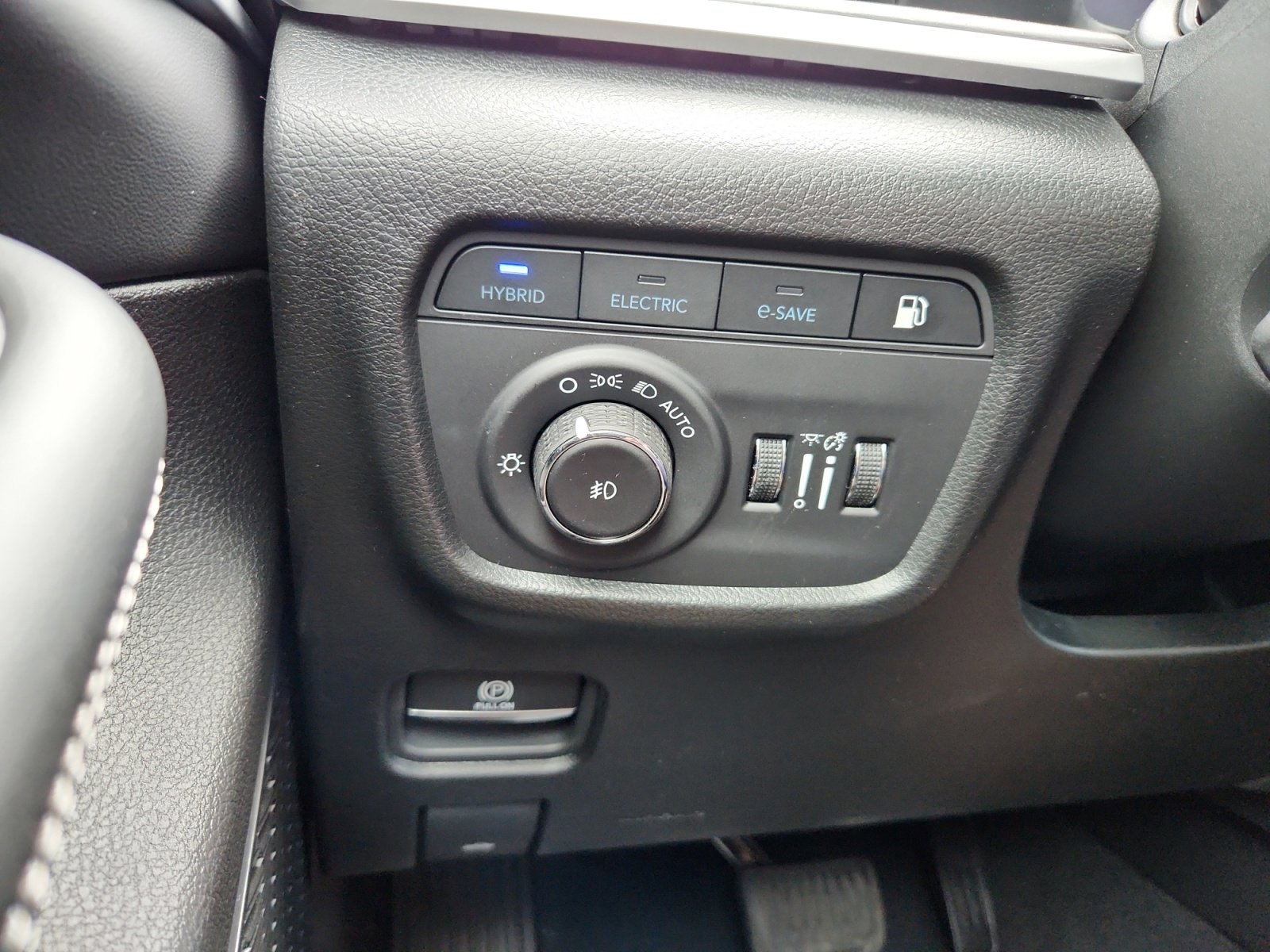 New 2025 Jeep Grand Cherokee Limited 4xe w/ Luxury Tech Group II image 31