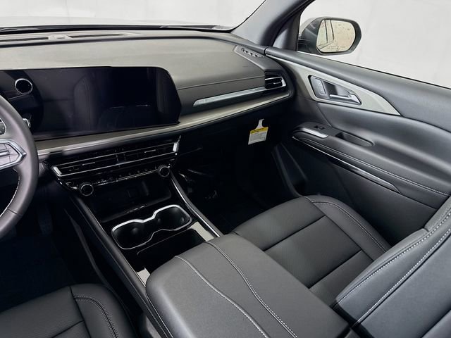 New 2026 Chevrolet Traverse LT w/ Driver Confidence Package AWD/4WD image 24