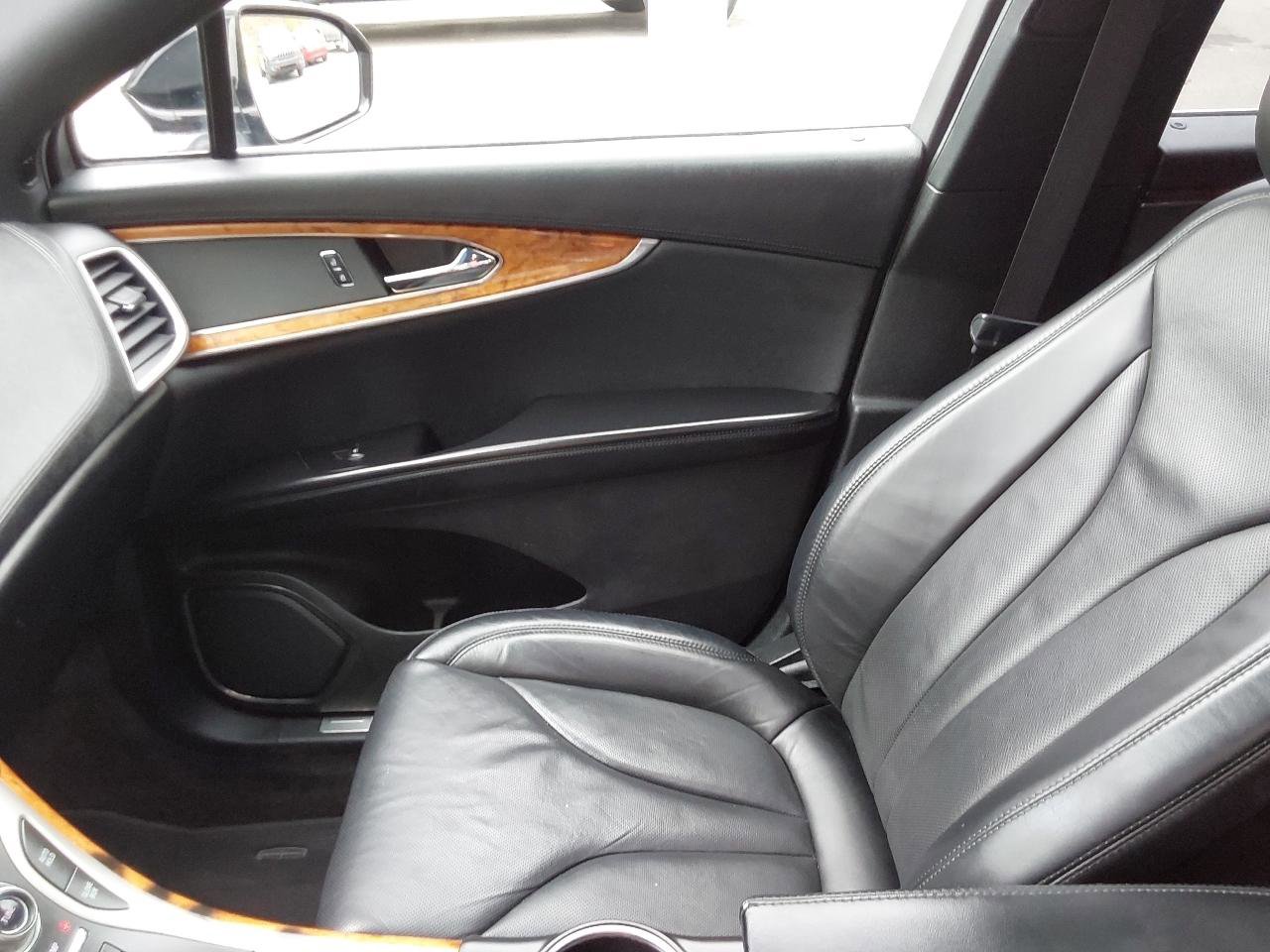 Used 2017 Lincoln MKX Reserve image 16