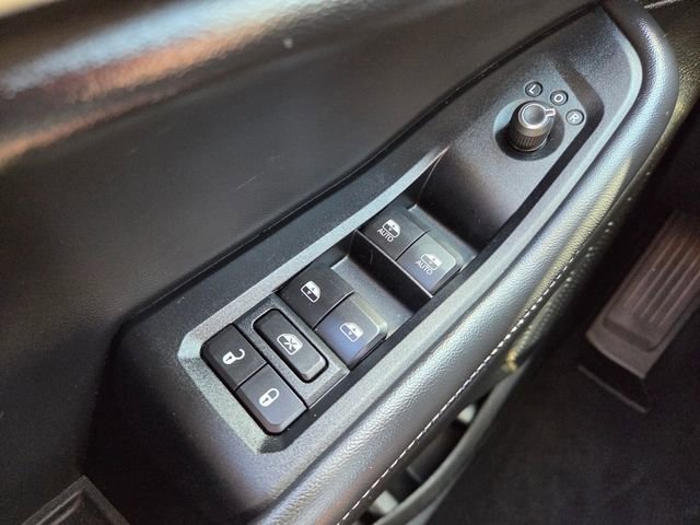 Used 2023 Jeep Grand Cherokee Limited w/ Black Appearance Package image 24