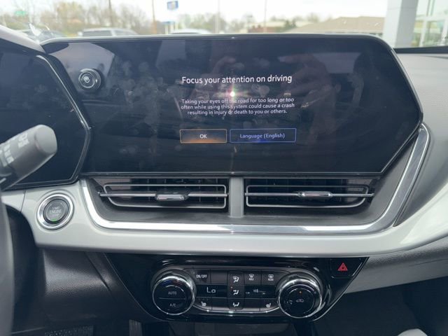 Used 2025 Chevrolet Trax LT w/ LT Convenience Package image 36