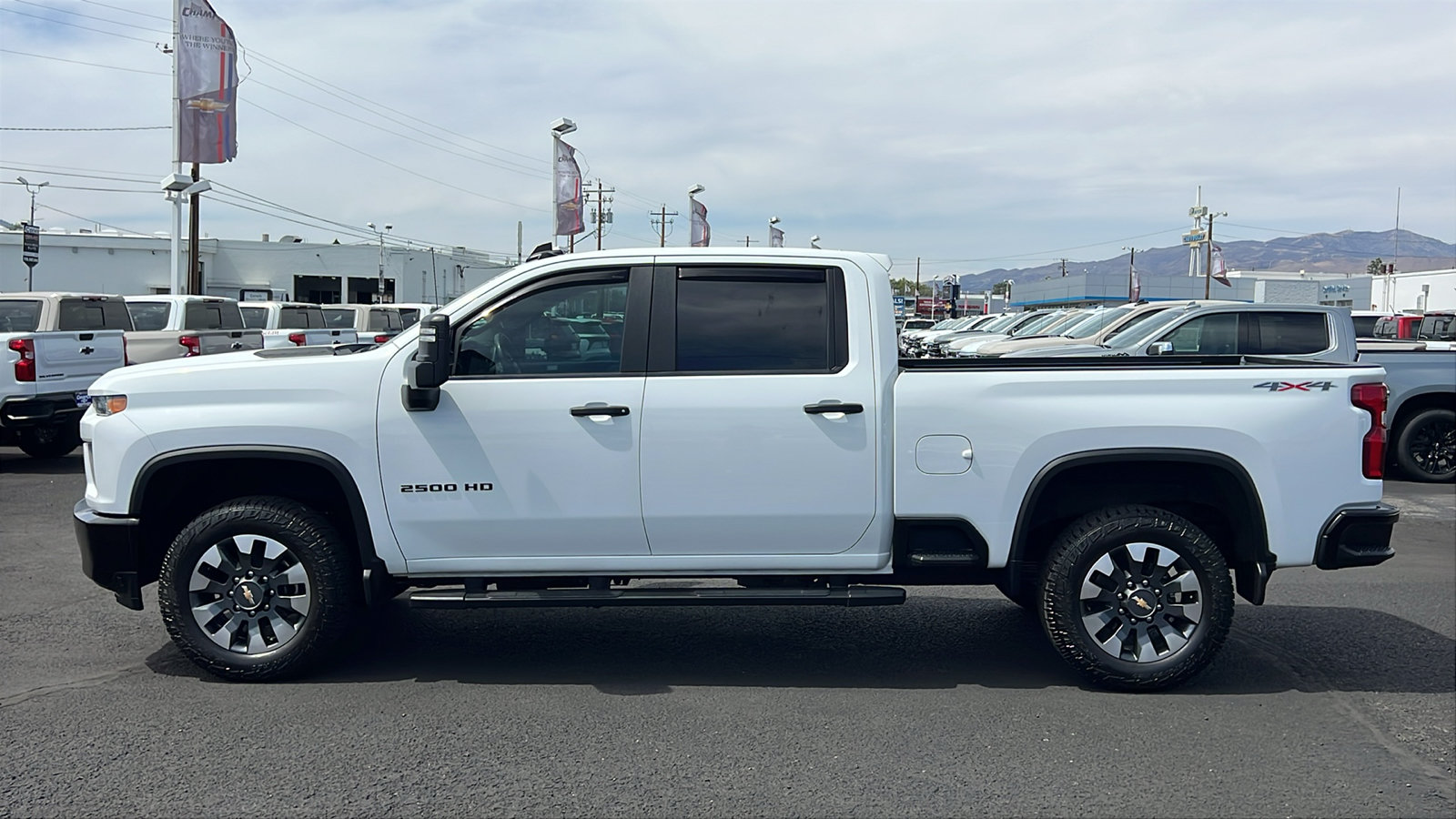 Used 2021 Chevrolet Silverado 2500 Custom w/ Custom Convenience Package AWD/4WD image 9