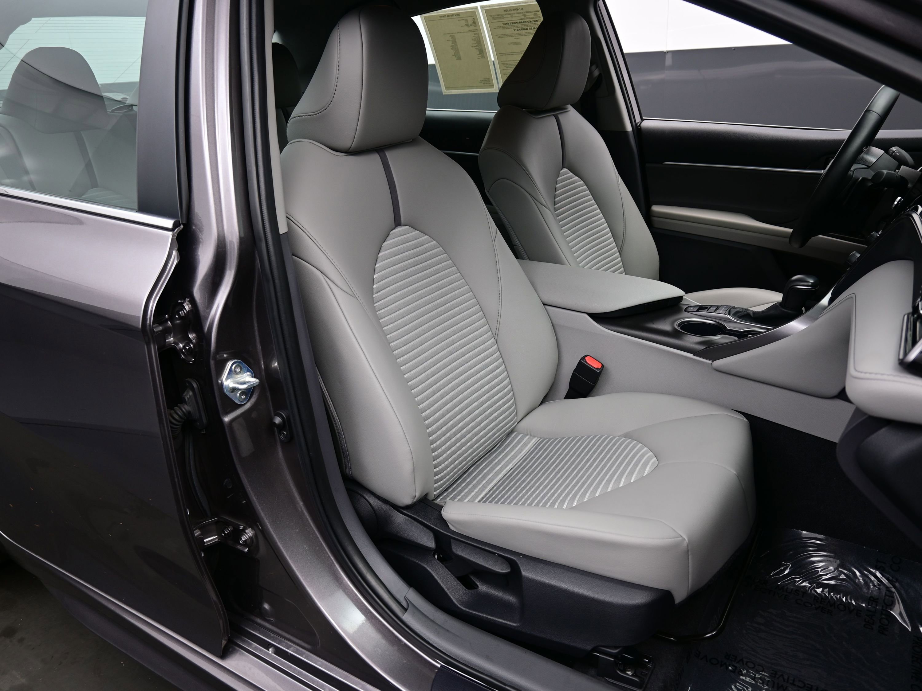 Used 2024 Toyota Camry SE image 15