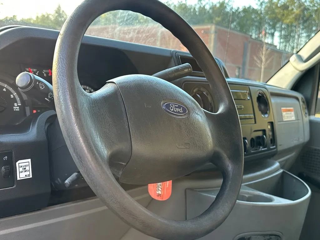 Used 2016 Ford E-350 and Econoline 350 Super Duty image 15