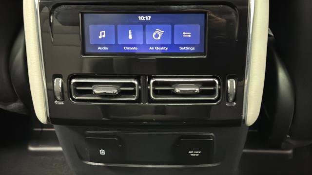 Used 2025 Lincoln Aviator AWD image 9