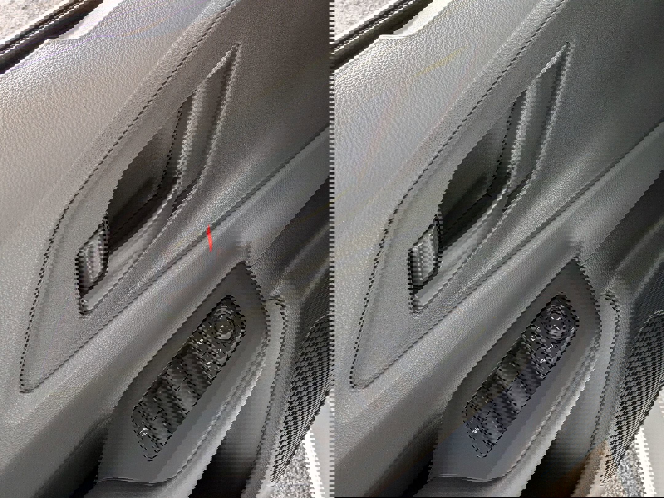 Used 2023 Toyota Prius LE FWD image 9