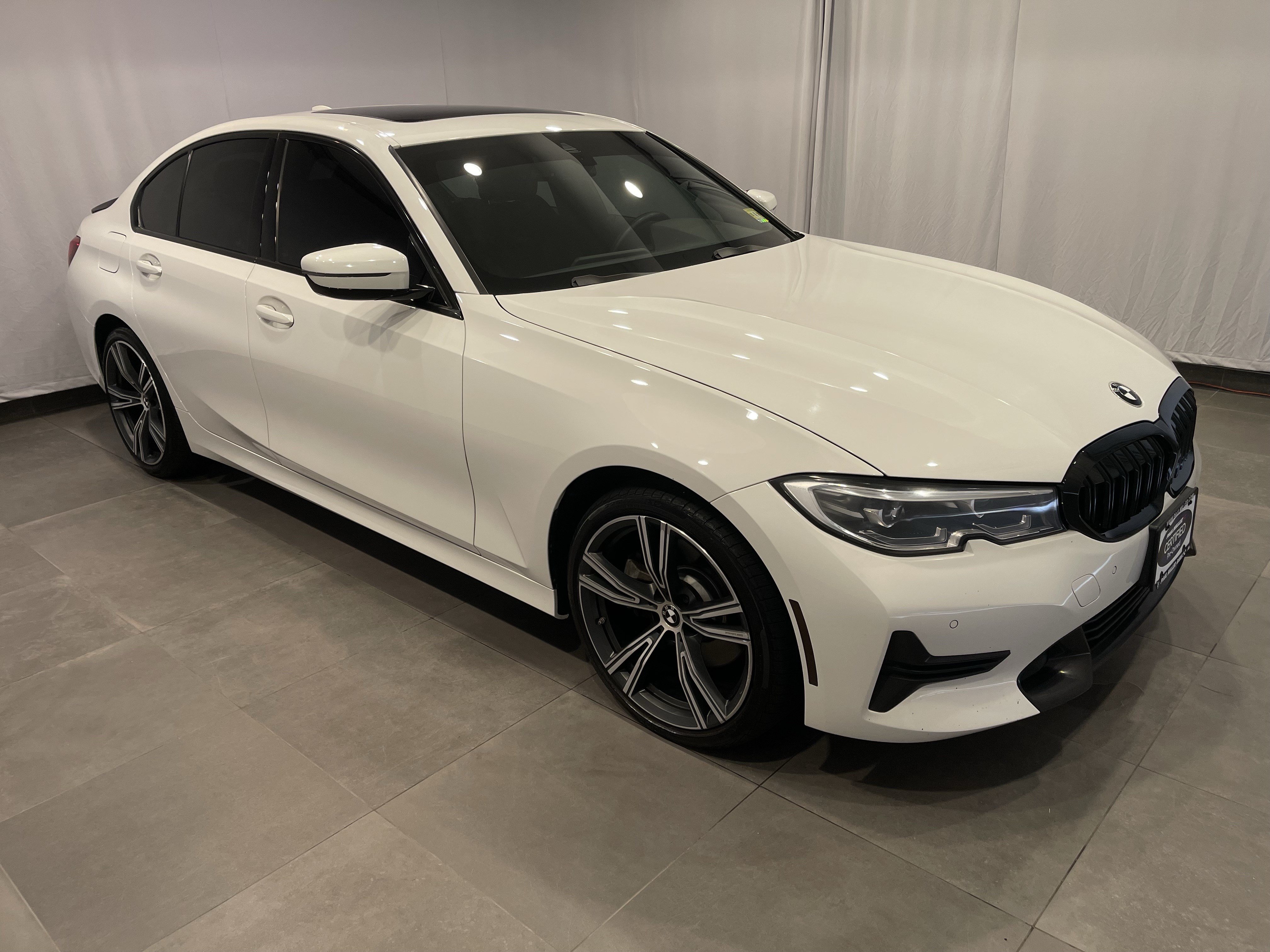 Used 2021 BMW 330i xDrive Sedan w/ Convenience Package AWD/4WD image 3