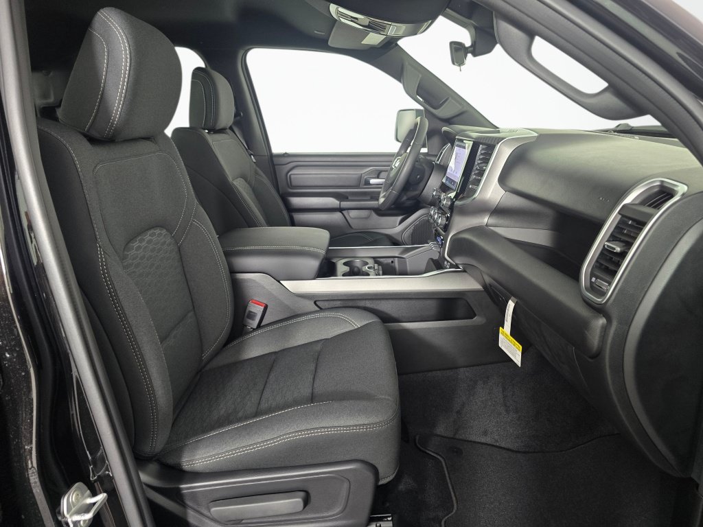 New 2026 RAM 1500 Express AWD/4WD image 42