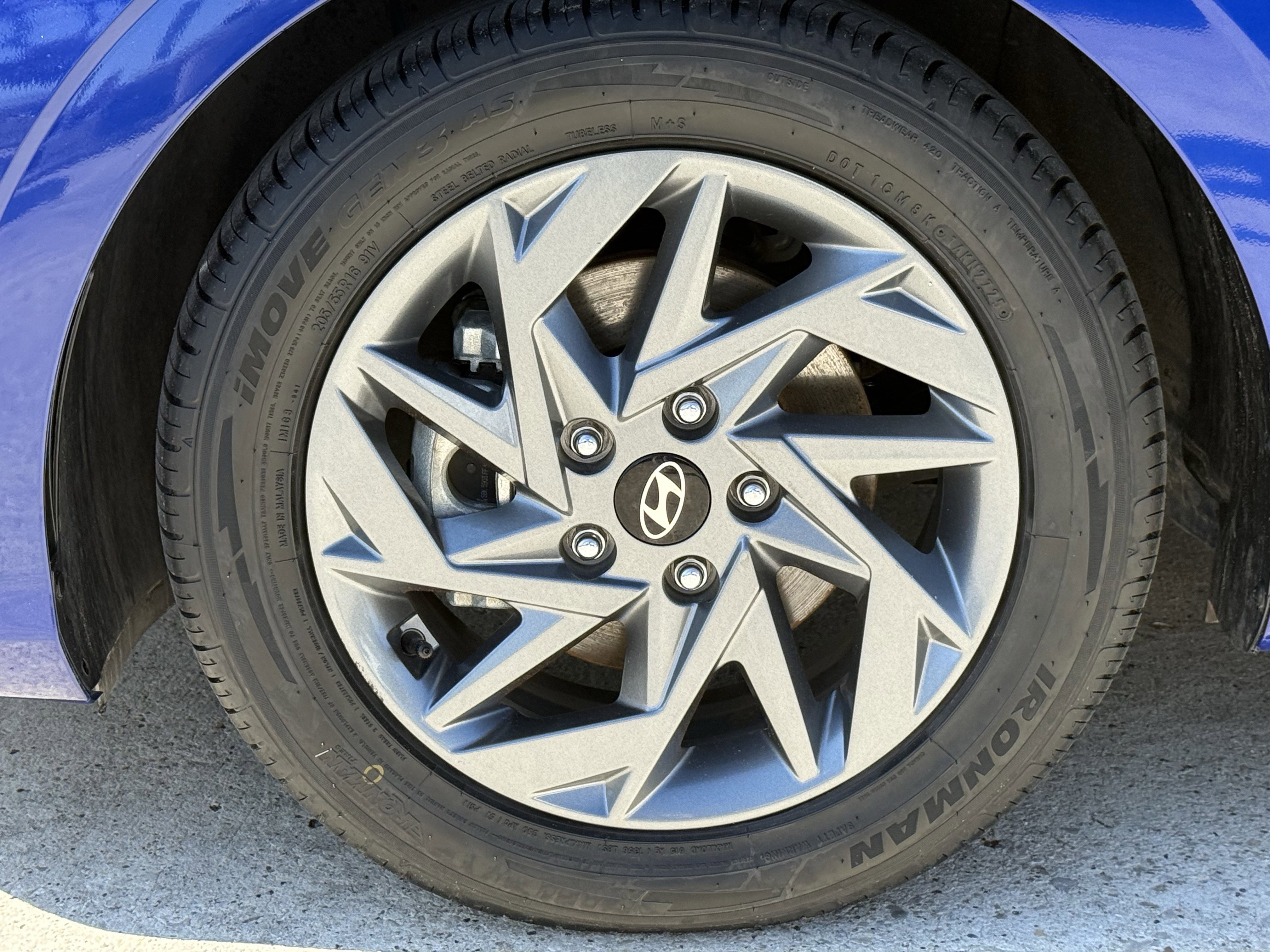 Used 2024 Hyundai Elantra SEL image 12