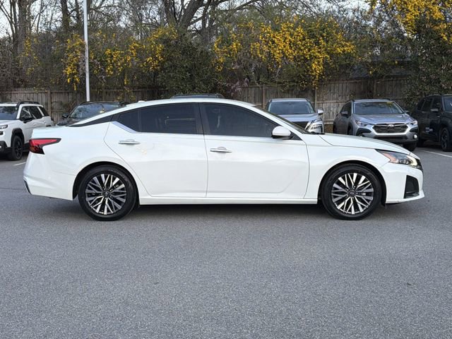 Used 2023 Nissan Altima 2.5 SV image 4