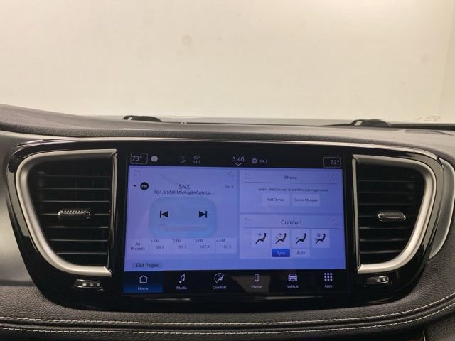 Used 2021 Chrysler Pacifica Touring image 14