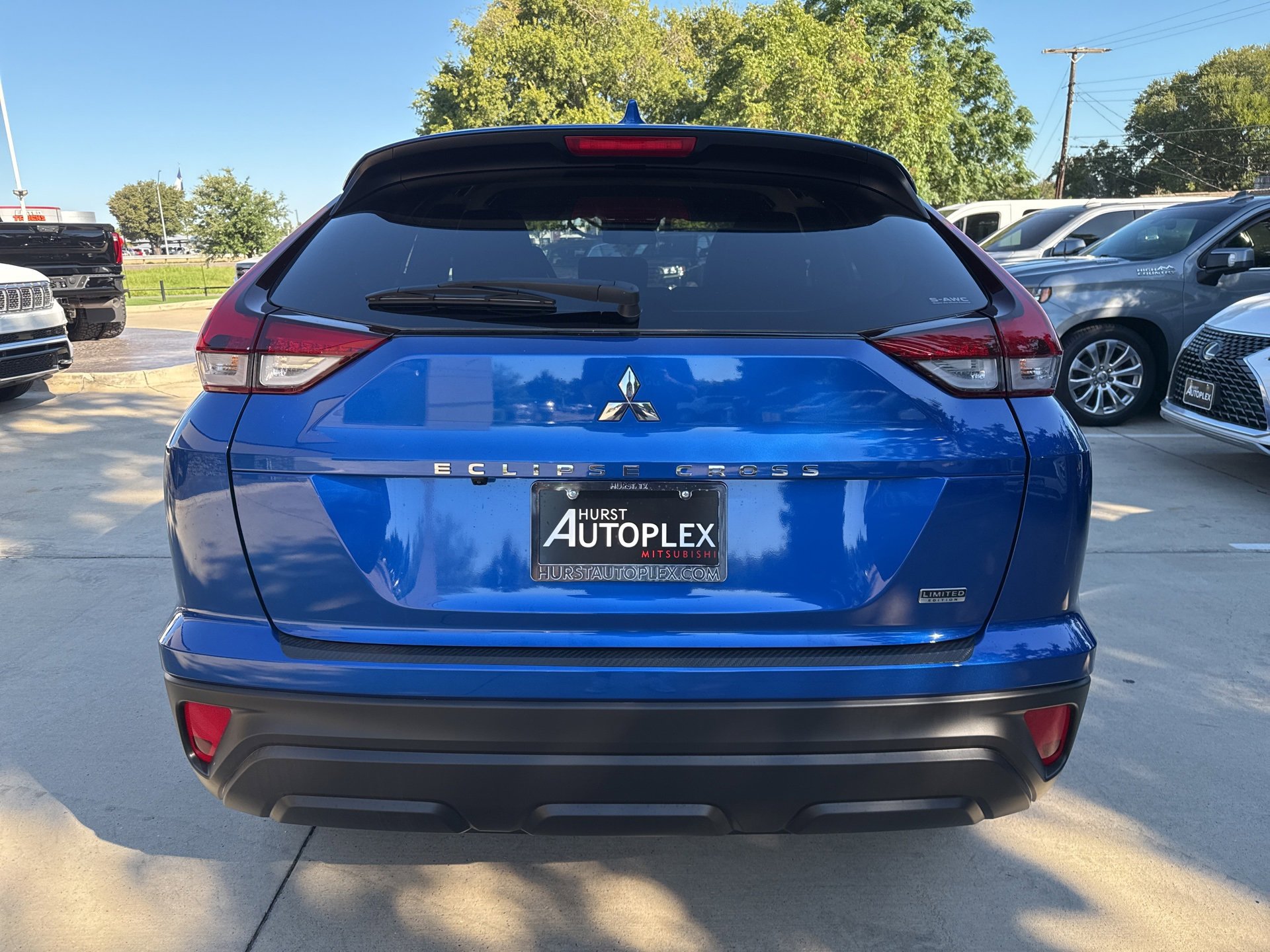 New 2025 Mitsubishi Eclipse Cross LE image 2