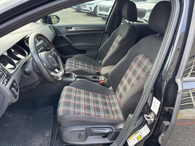 Used 2018 Volkswagen Golf 4-Door image 9