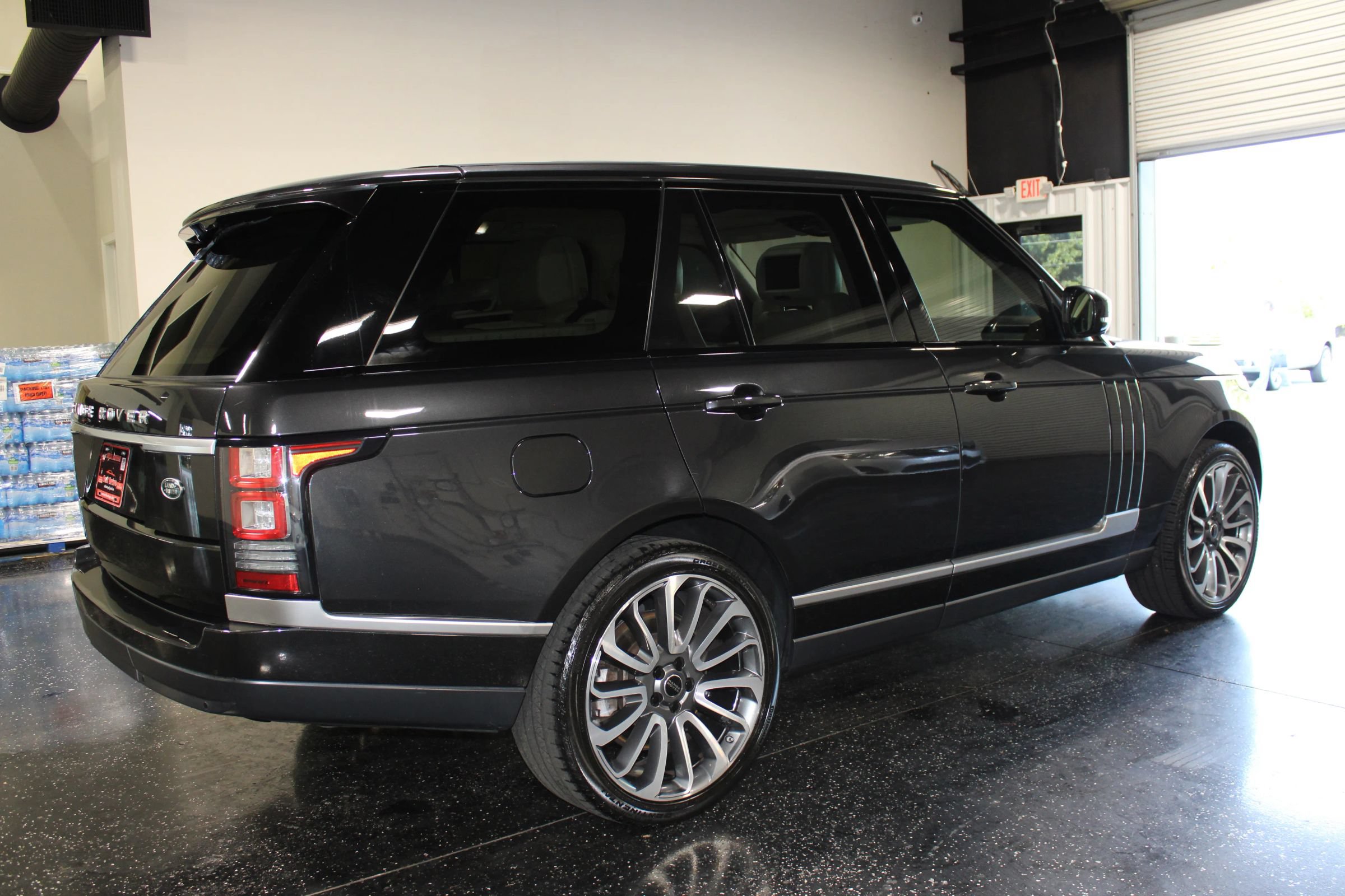 Used 2014 Land Rover Range Rover Supercharged AWD/4WD image 3