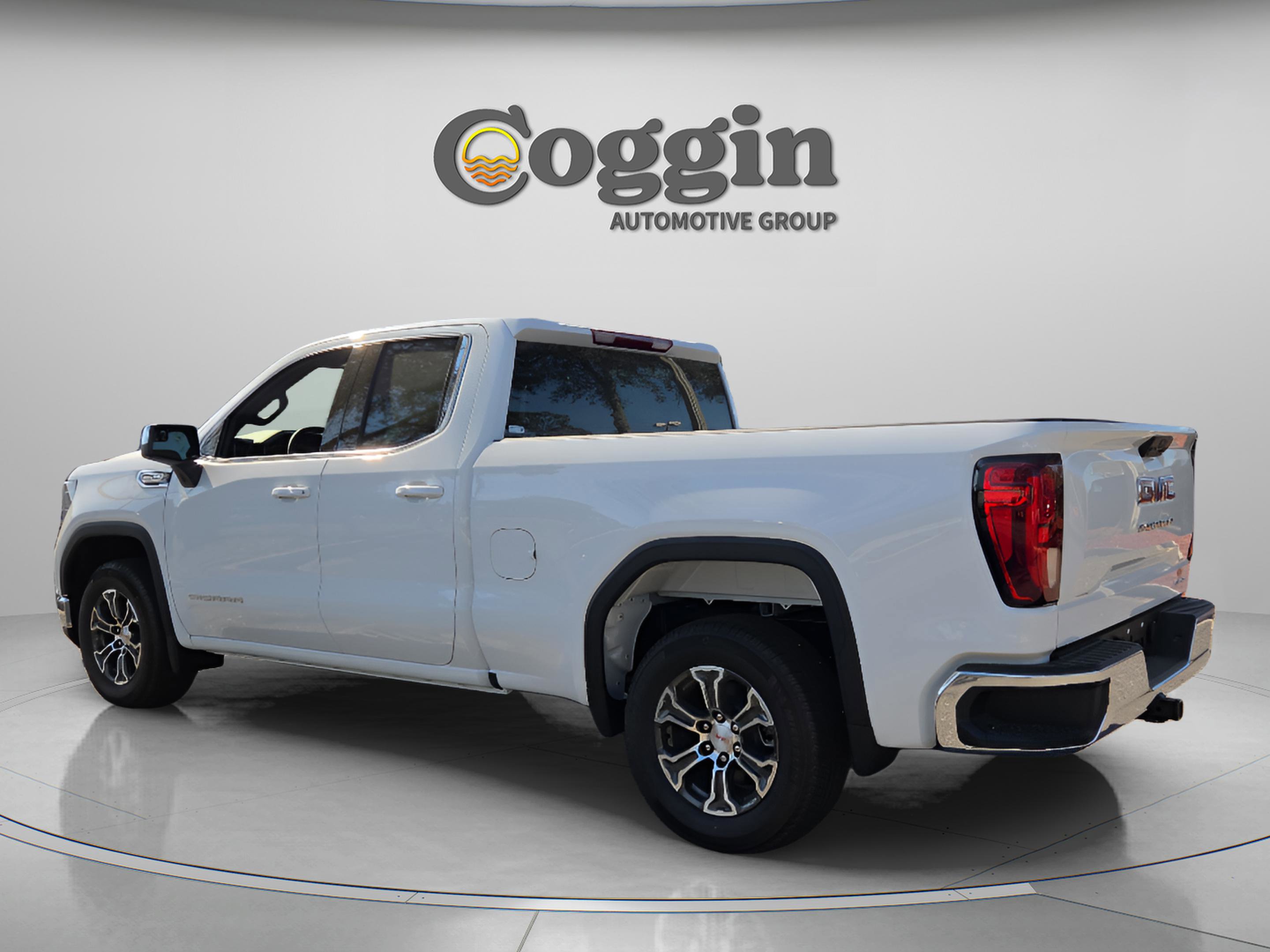 New 2026 GMC Sierra 1500 SLE w/ Max Trailering Package RWD image 3
