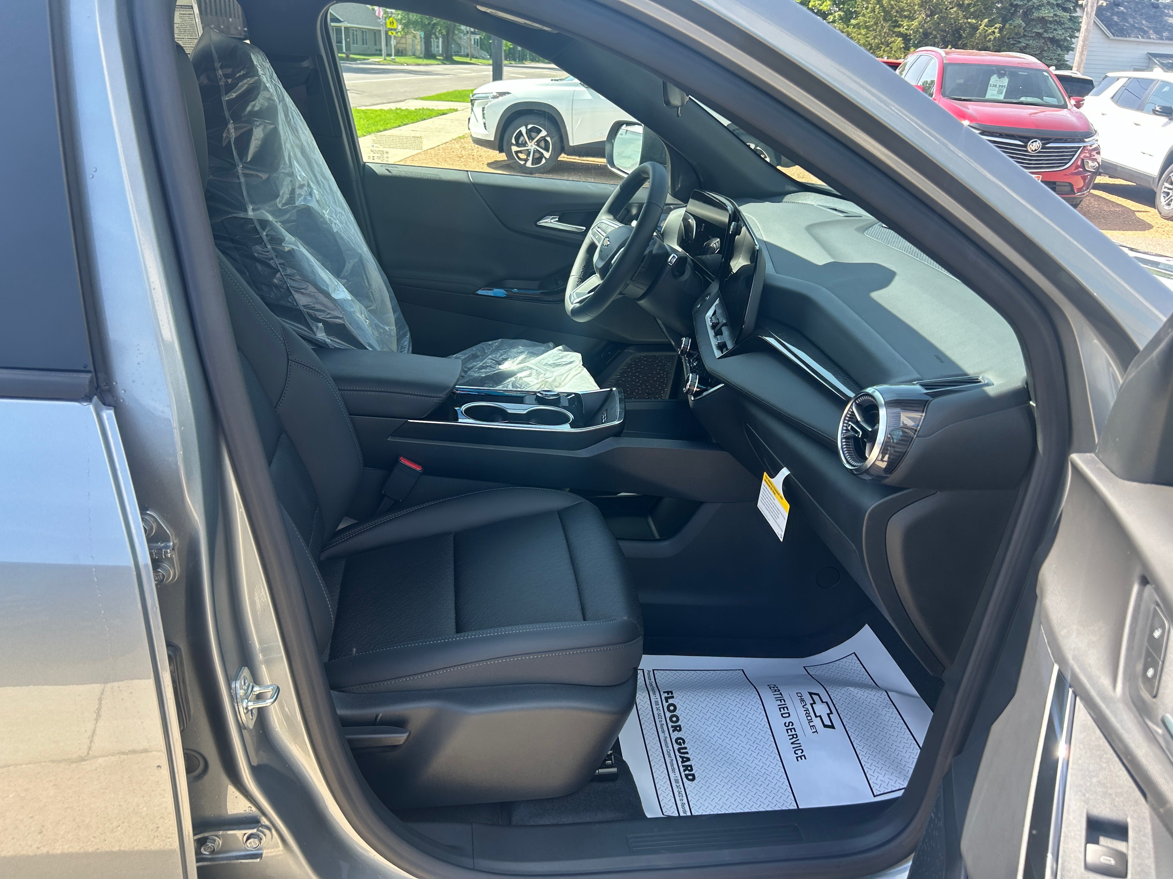 New 2026 Chevrolet Equinox LT w/ Convenience Package II AWD/4WD image 25